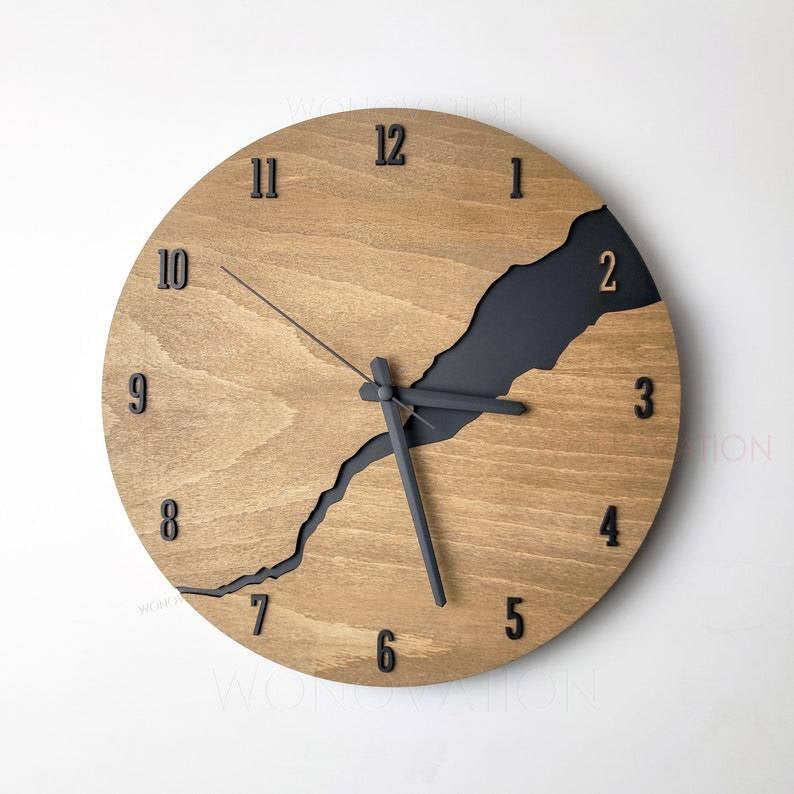 BowLift | RusticEdge – Unique wall clock with cracked wood surface and rustic elegance