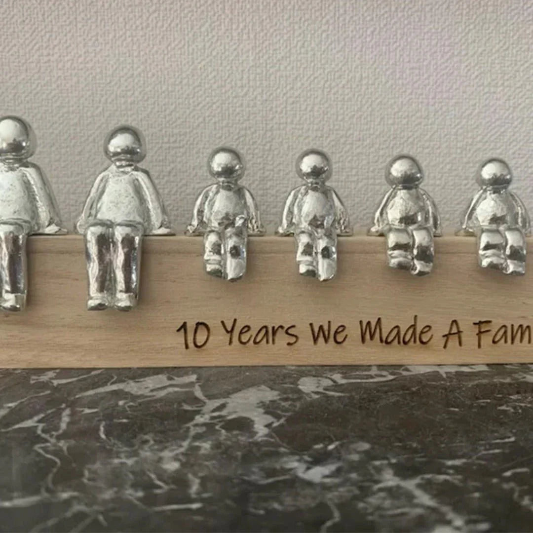BowLift | Timeless Family Sculpture