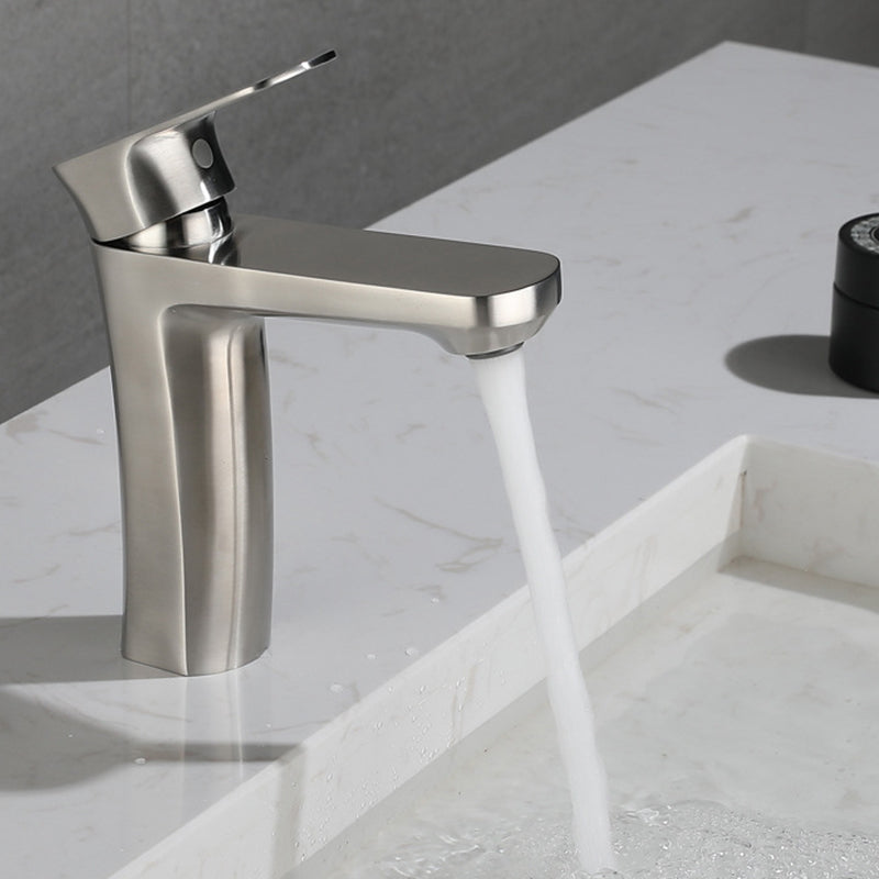BowLift | Square 1-Handle Basin Faucet 1 Hole Basin Faucet