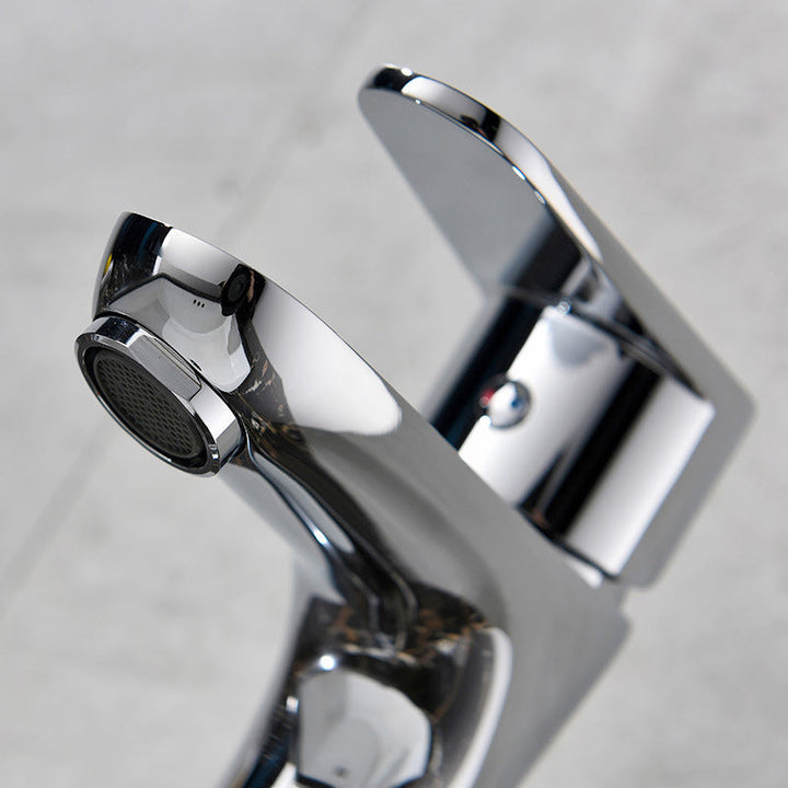 BowLift | Basic Metal Sink Faucet Silver Bathroom Faucet with Lever Handle