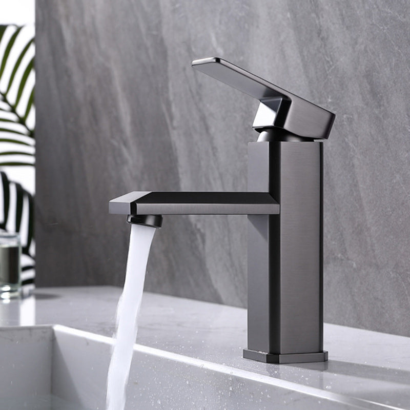 BowLift | Single Hole Faucet 6.69" H Modern Low Arc Bathroom Faucet