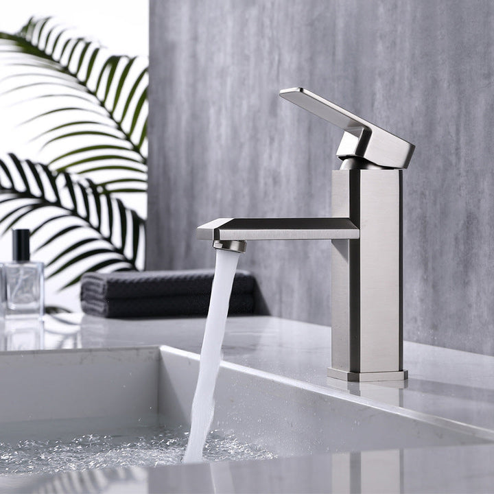 BowLift | Single Hole Faucet 6.69" H Modern Low Arc Bathroom Faucet