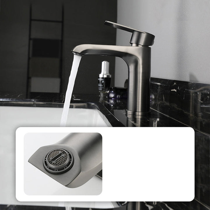BowLift | Single handle faucets Glam Style sink faucets for the bathroom