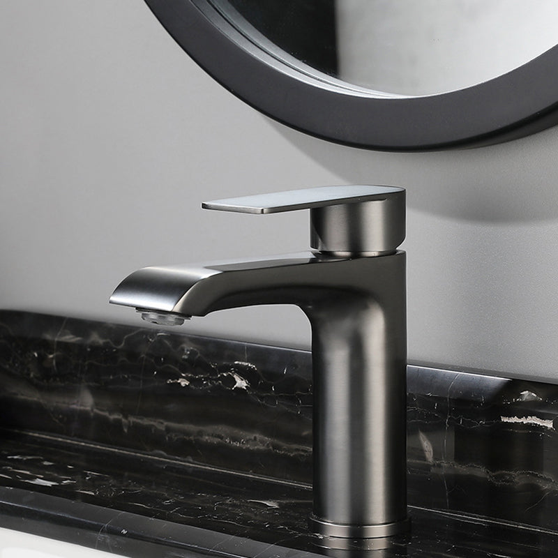 BowLift | Single handle faucets Glam Style sink faucets for the bathroom