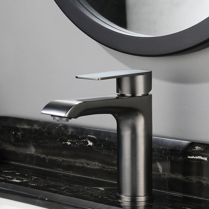 BowLift | Single handle faucets Glam Style sink faucets for the bathroom