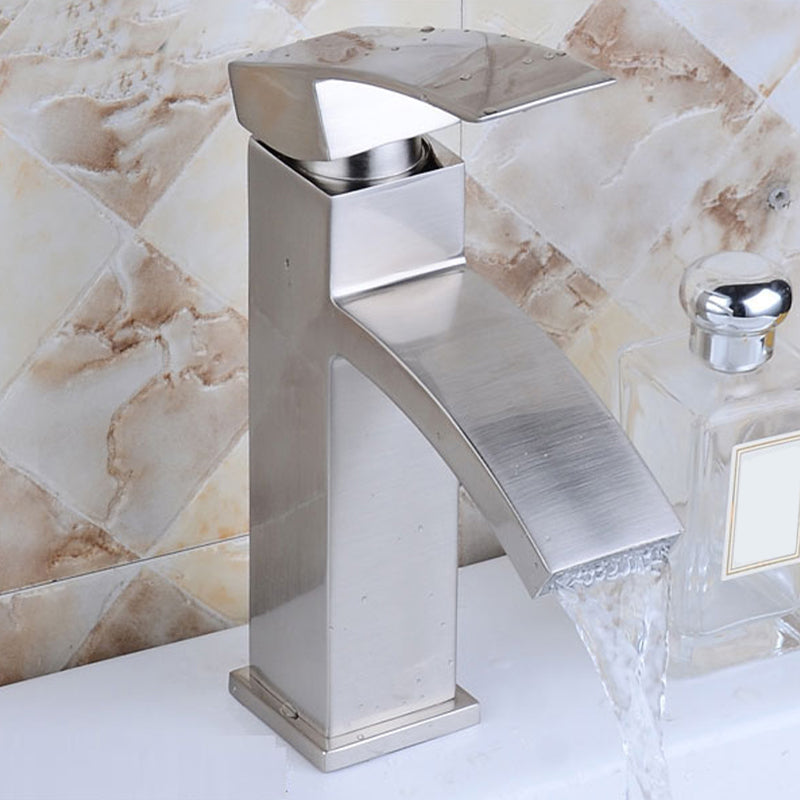 BowLift | Cubic Chrome Bathroom Faucet Low Arc Single Lever Basin Faucet