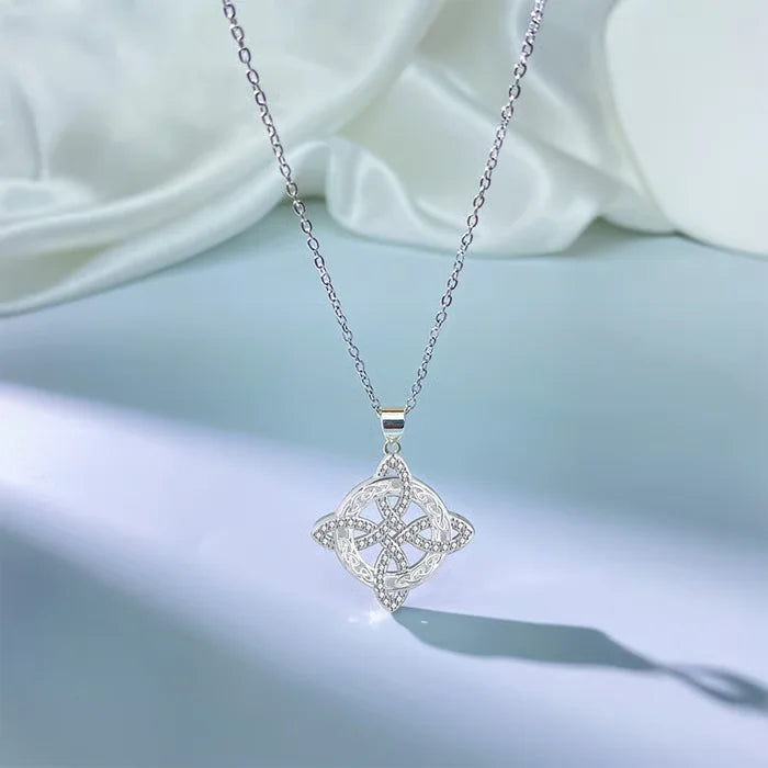 BowLift | WitchKnot Necklace