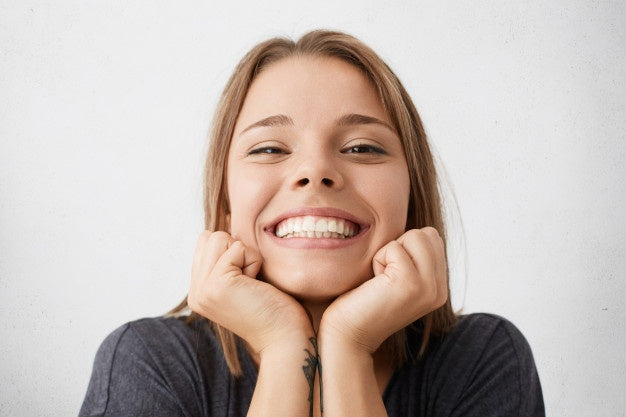 BowLift | Cosmetic Tooth Toppers SmileShape – Reusable, Flexible and Naturally White