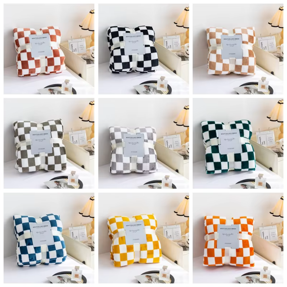 BowLift | Stylish blanket in checkered pattern for your home