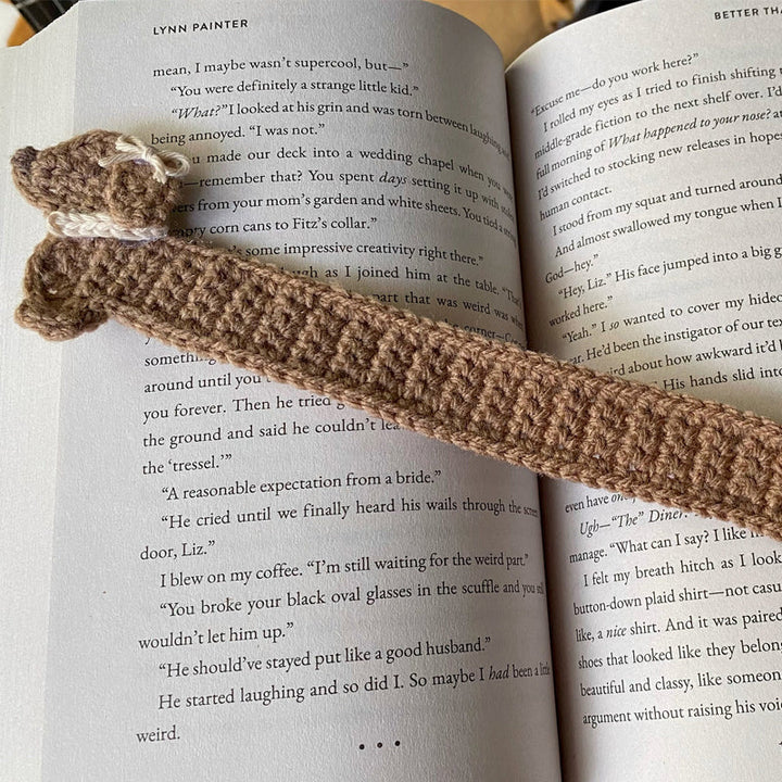BowLift | Crochet Dachshund Bookmark
