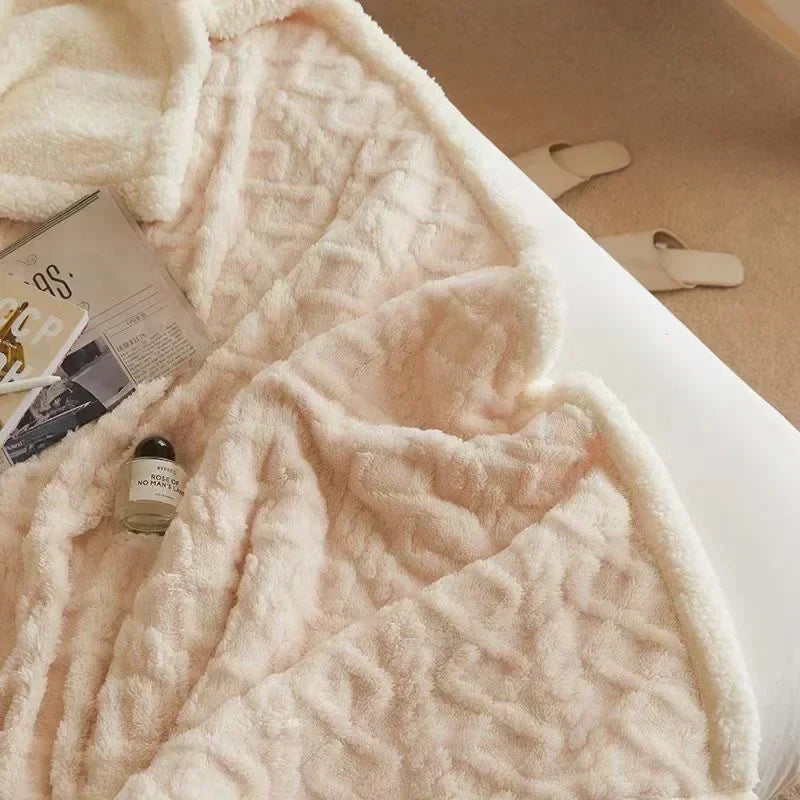BowLift | Cozy winter blanket made of lambswool providing extra warmth