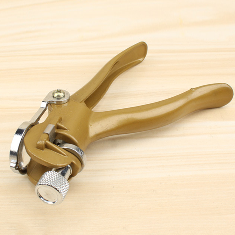 BowLift | Wood processing serrated edge pliers
