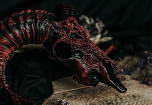 BowLift | Carved Ram Skull
