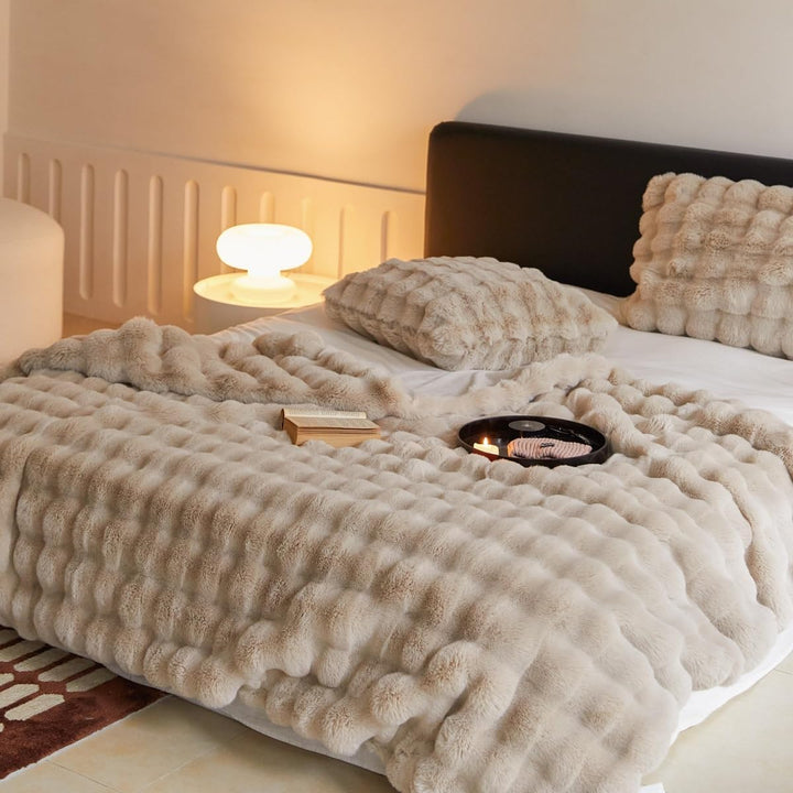 BowLift | Faux Fur Chunky Knit Duvet Cover Throw