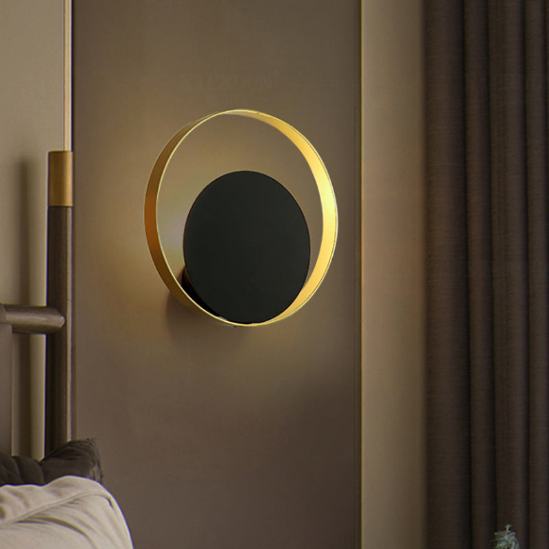 BowLift | Metallic Round Wall Light Modernist 1-Head LED Wall Lamp in Black and Gold for the Corner