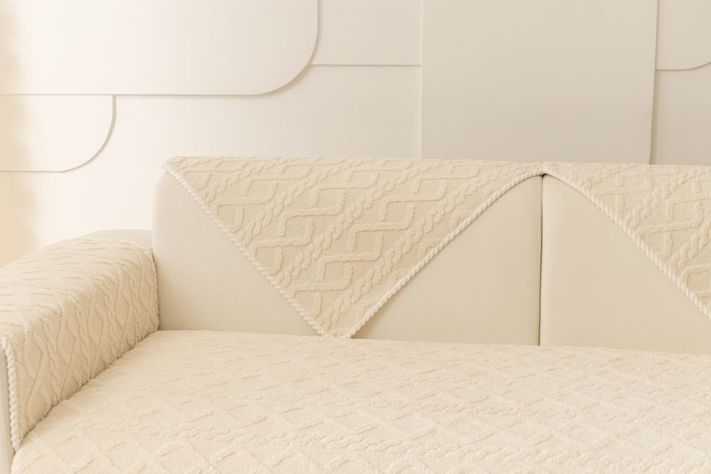 BowLift | Classic One-Piece Sofa Slipcover