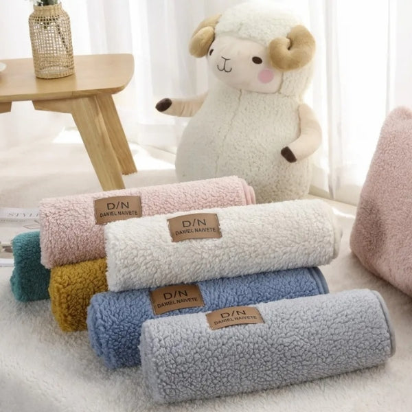 BowLift | Waterproof Sofa Throw Covers | Slip Couch Protector | Washable Sofa Cover for Sofa Beds