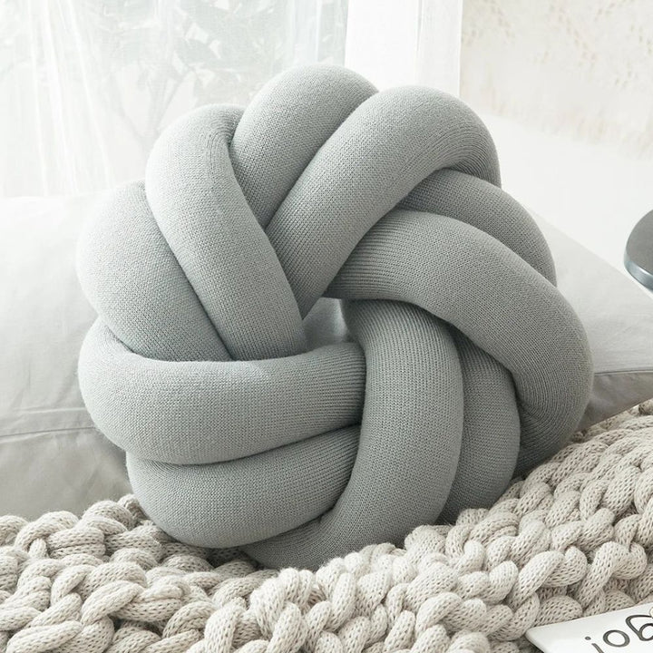 BowLift | Puffy Pretzel Cushion