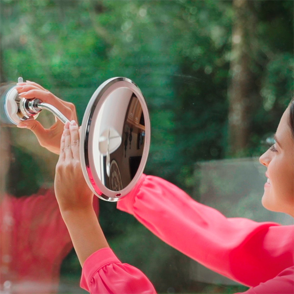 BowLift | 10x magnification LED illuminated makeup mirror