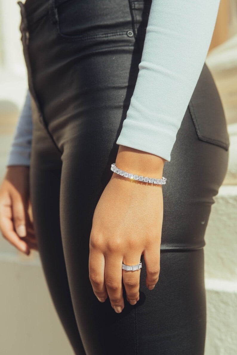 BowLift | DazzleCharm Timeless Sparkle Style