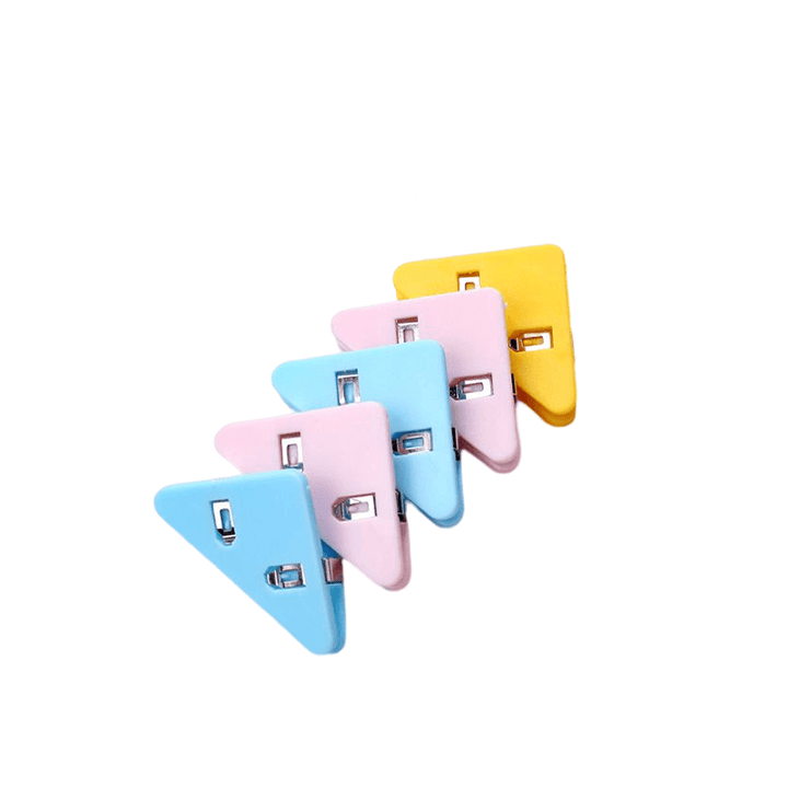 BowLift | Triangular data closure clips