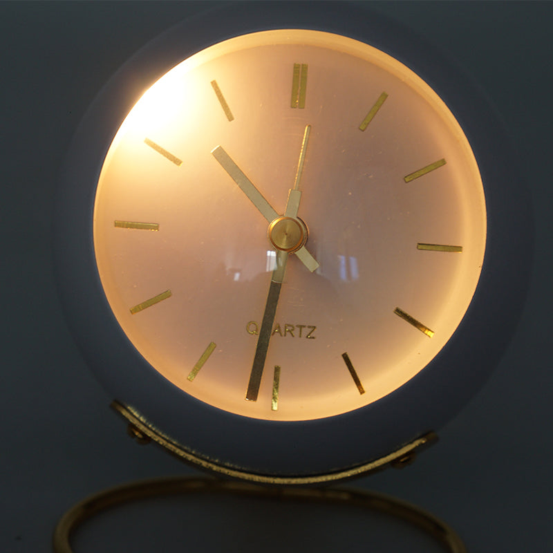 BowLift | Minimalistic round table clock