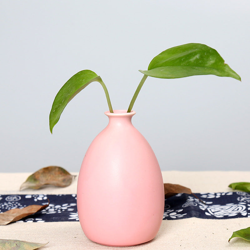 Minimalist Ceramic Bud Vase Bowlift