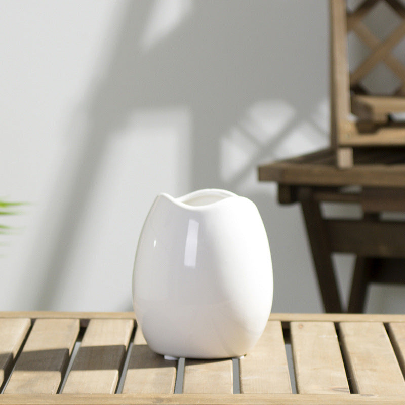 Stylish ceramic vase Bowlift