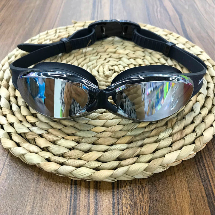 Swimming goggles with ergonomic design and UV protection Bowlift