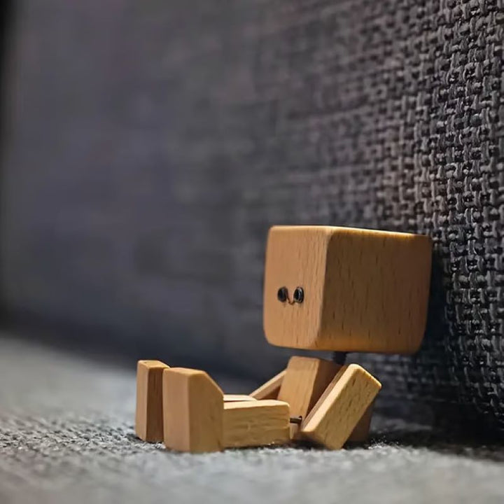 BowLift | Wooden puppet ornaments with changing expressions