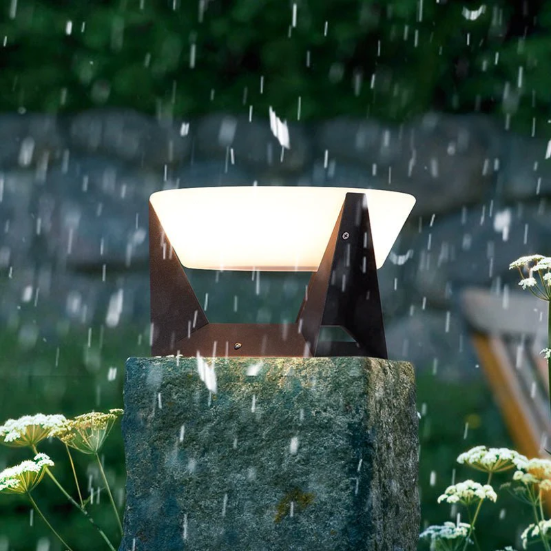 BowLift | Stylish Solar-Powered Outdoor Lamp