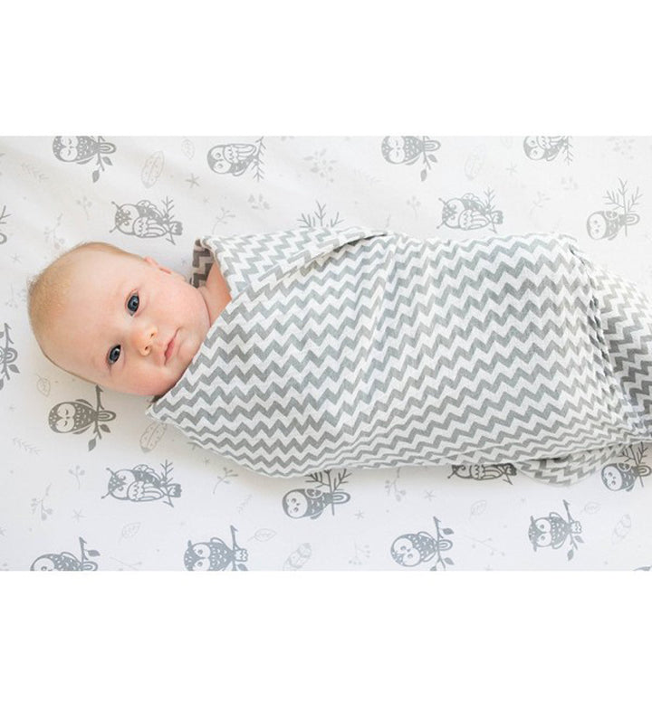Cotton Muslin Baby Blanket with Heart Pattern Bowlift