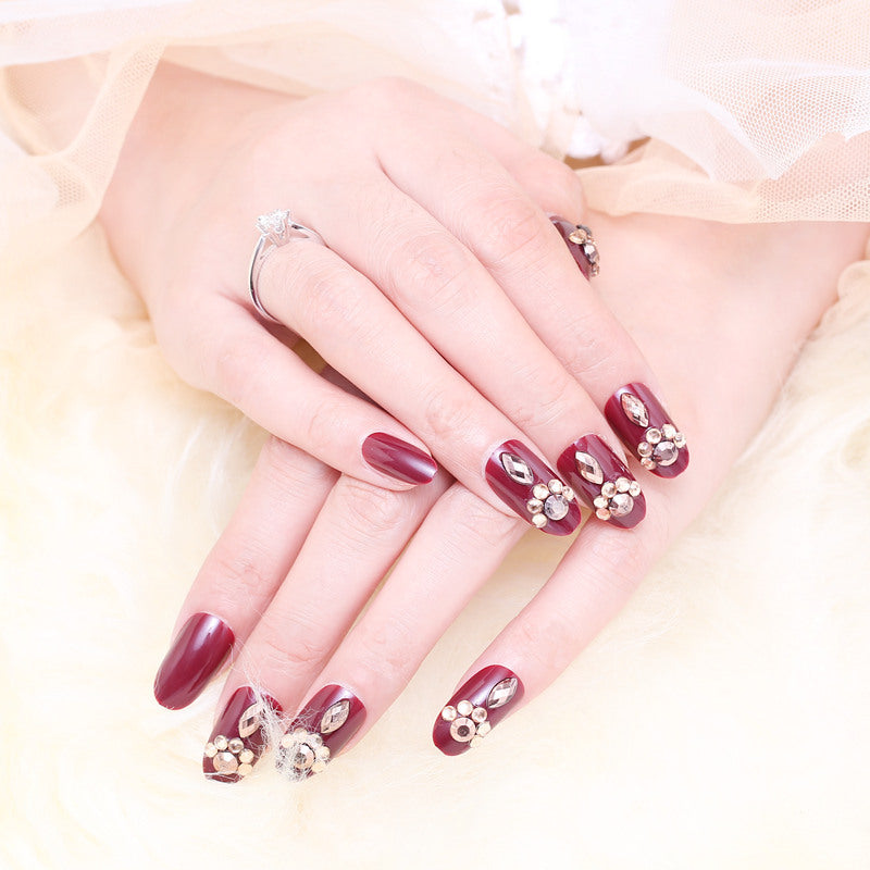 Glamorous Elegant Press-On Nail Set