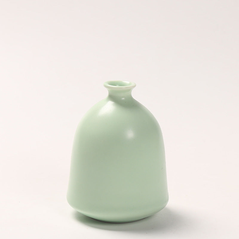 Minimalist Ceramic Bud Vase Bowlift