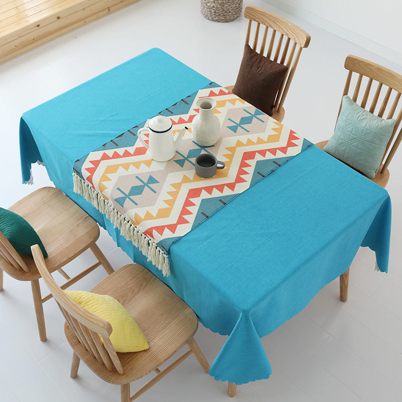 Tablecloth made of cotton blend with wavy hem and textured surface Bowlift