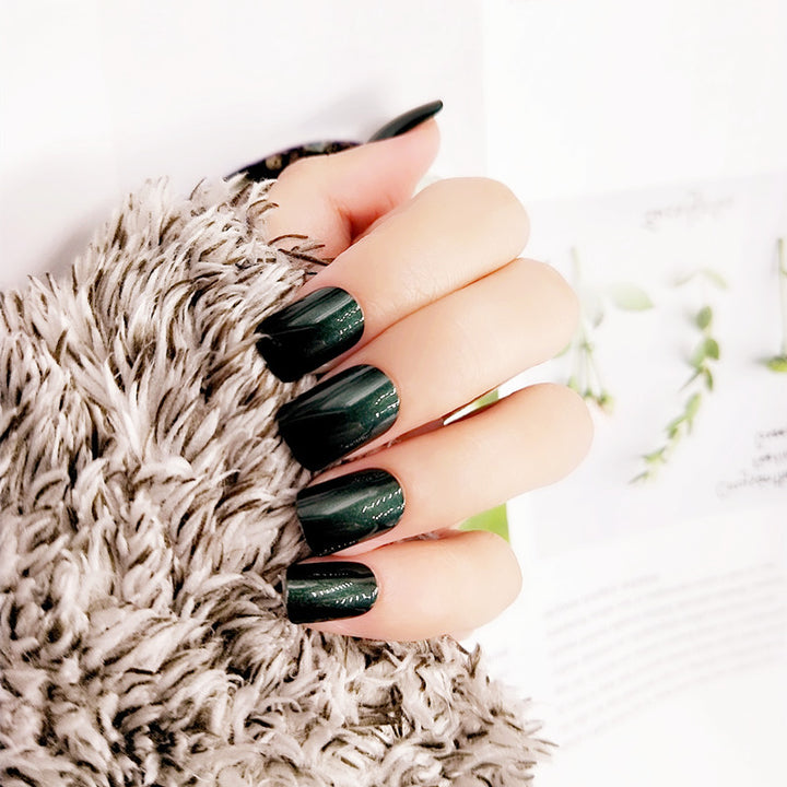 Glossy Nail Wraps for Elegant Manicure