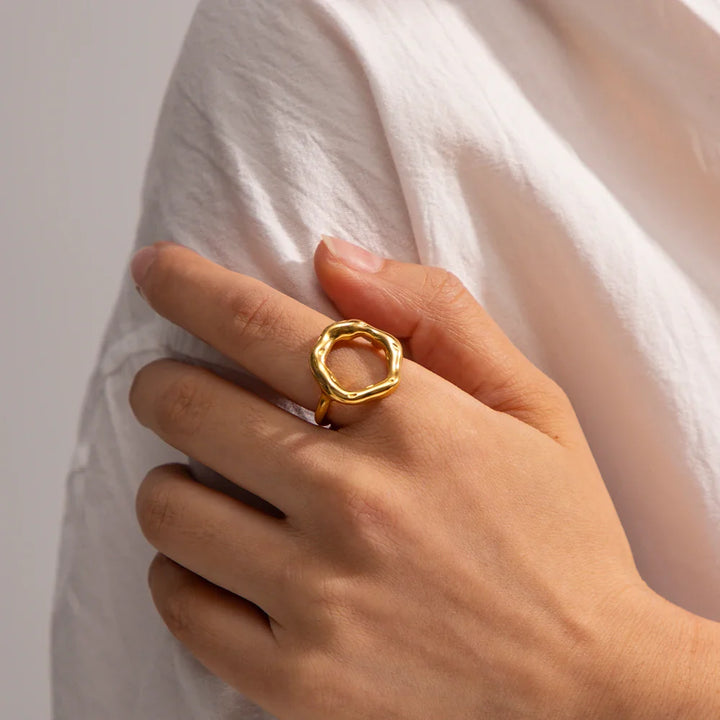 BowLift | 18k Melted Flower Open Ring