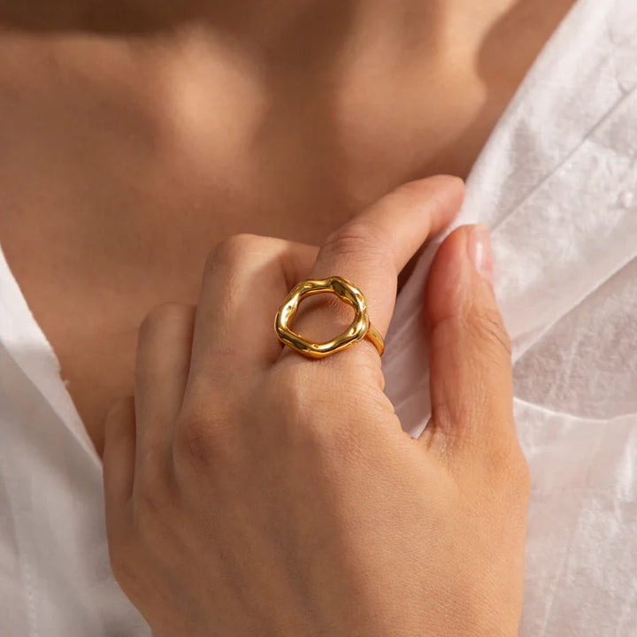 BowLift | 18k Melted Flower Open Ring