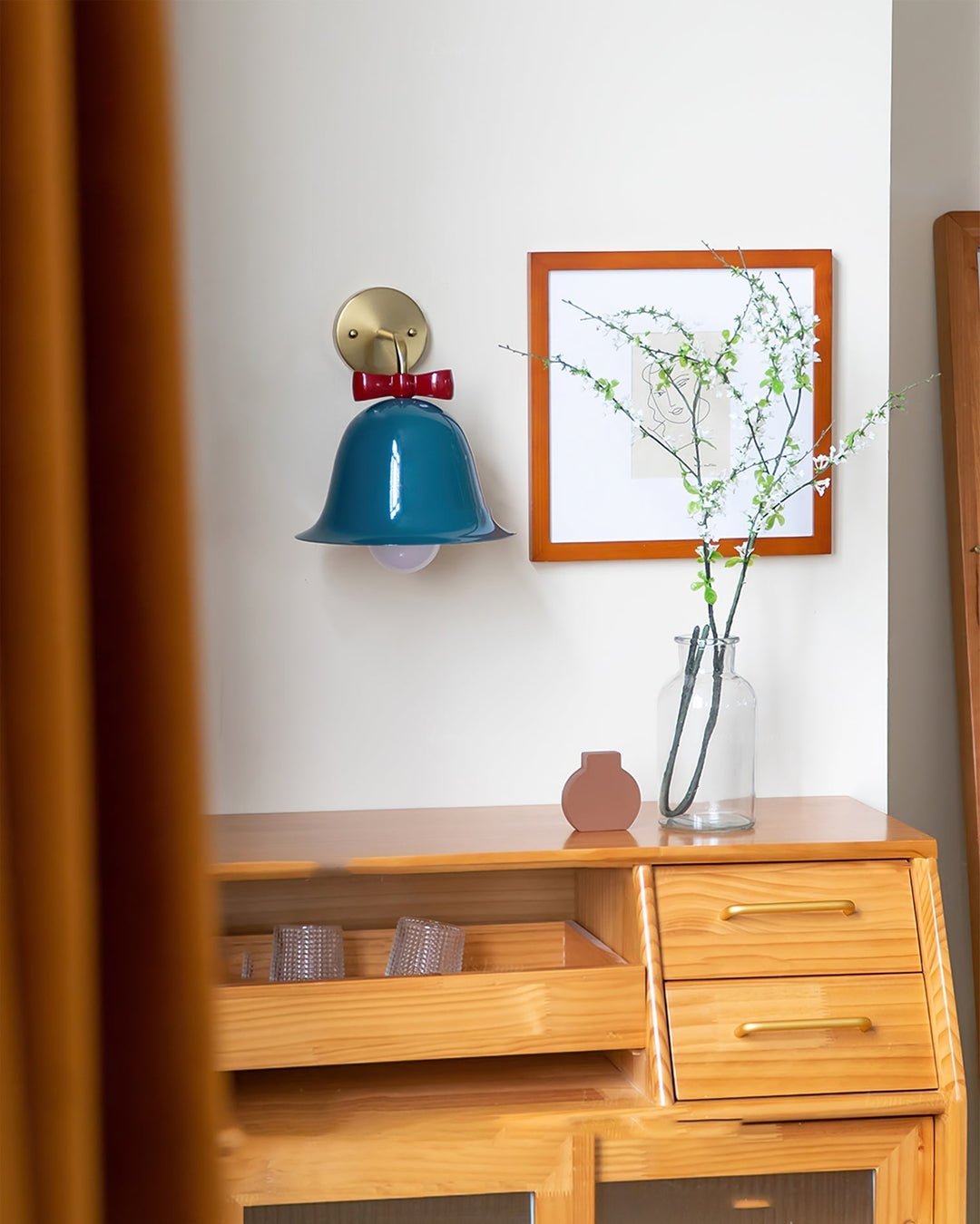 BowLift | BellRing – Elegant Wall Lamp