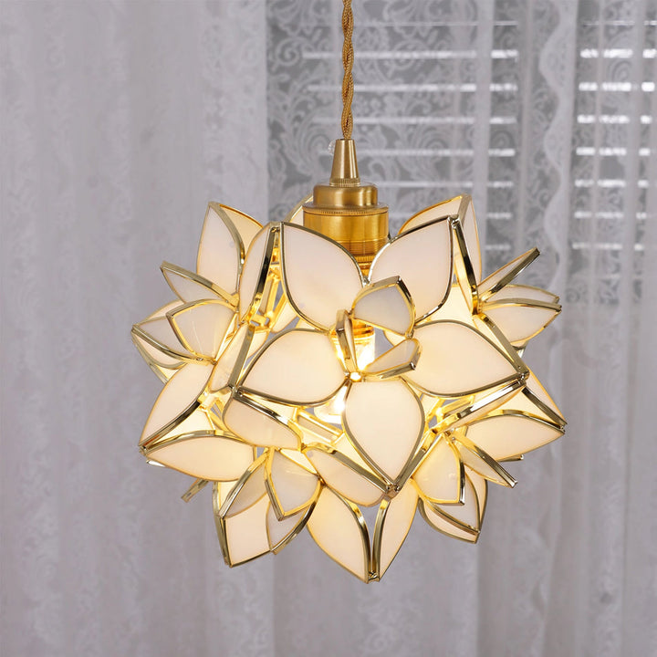 BowLift | Pendant Lamp with Natural Accent