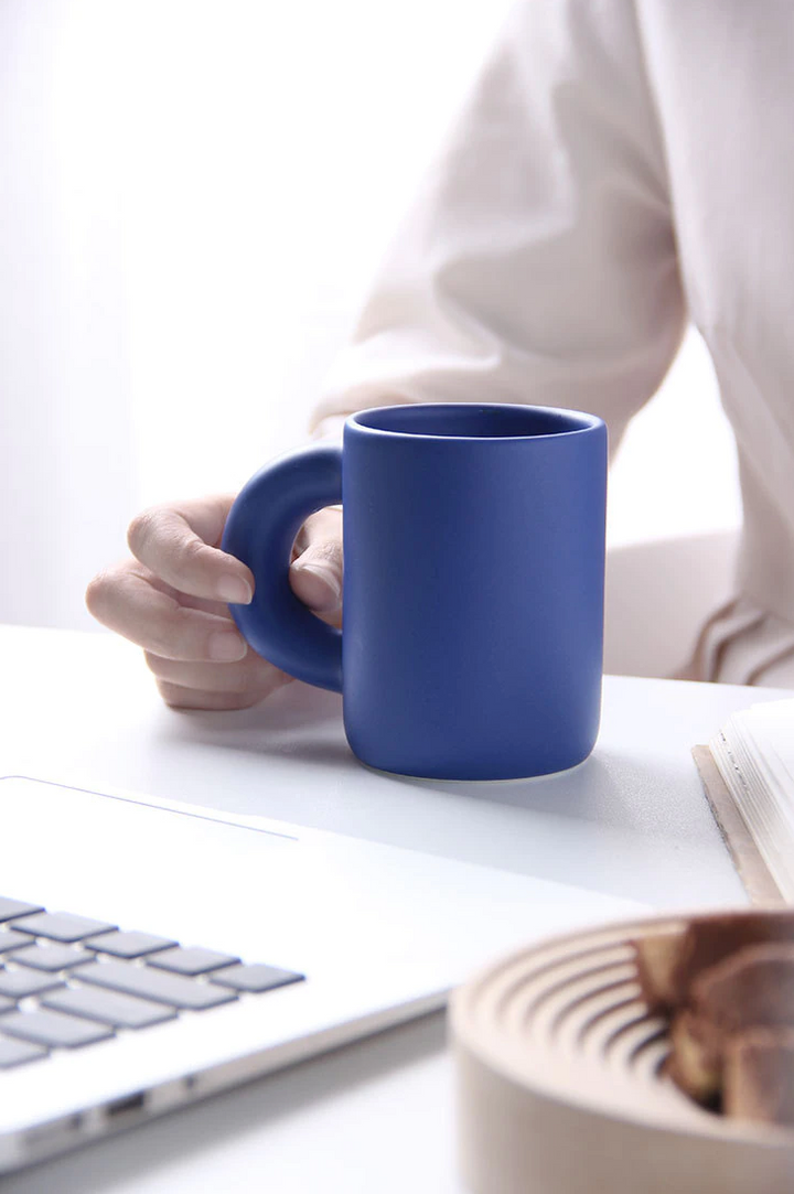 Athenea Cup – Luxe Porcelain Cup with Geometric Design Bowlift