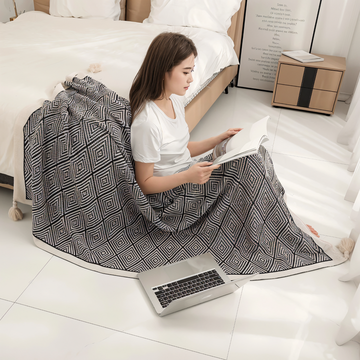 BowLift | GeoComfort Fleece Blankets – Soft, lightweight polyester with modern print