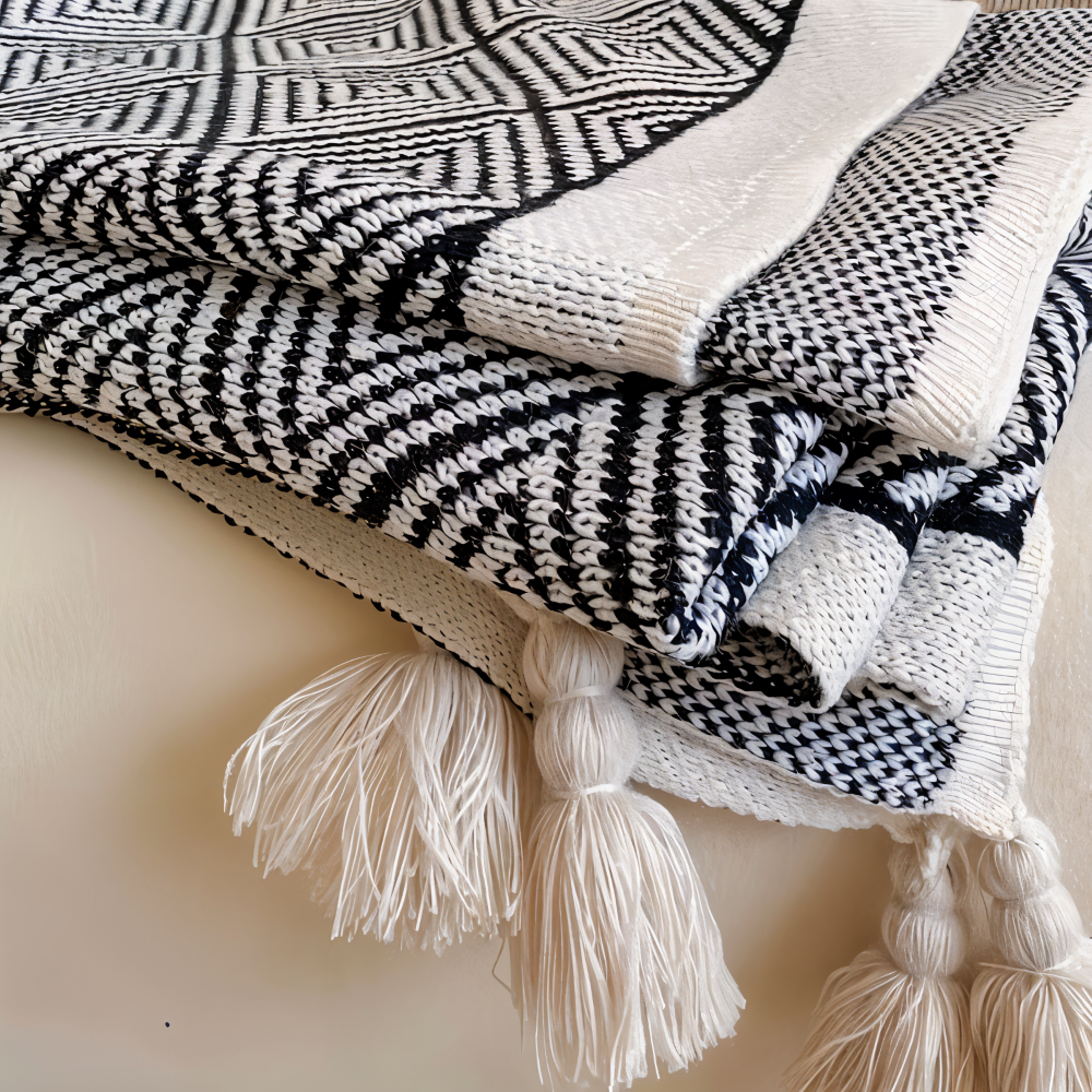 BowLift | GeoComfort Fleece Blankets – Soft, lightweight polyester with modern print