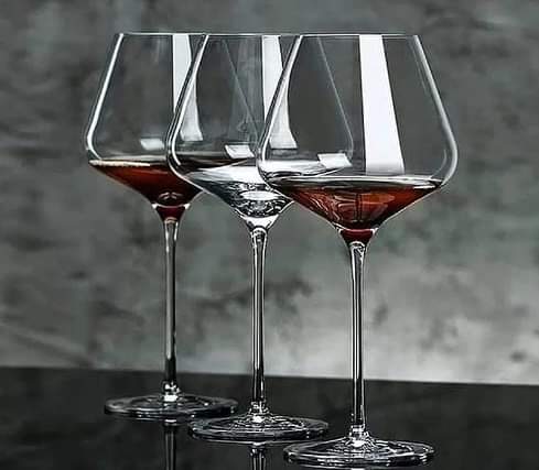 BowLift | 6 piece light bulb wine glasses