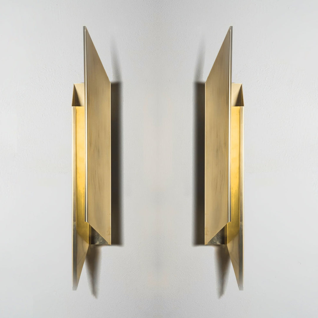 BowLift | Minimalist Wall Lamp with Design Accent