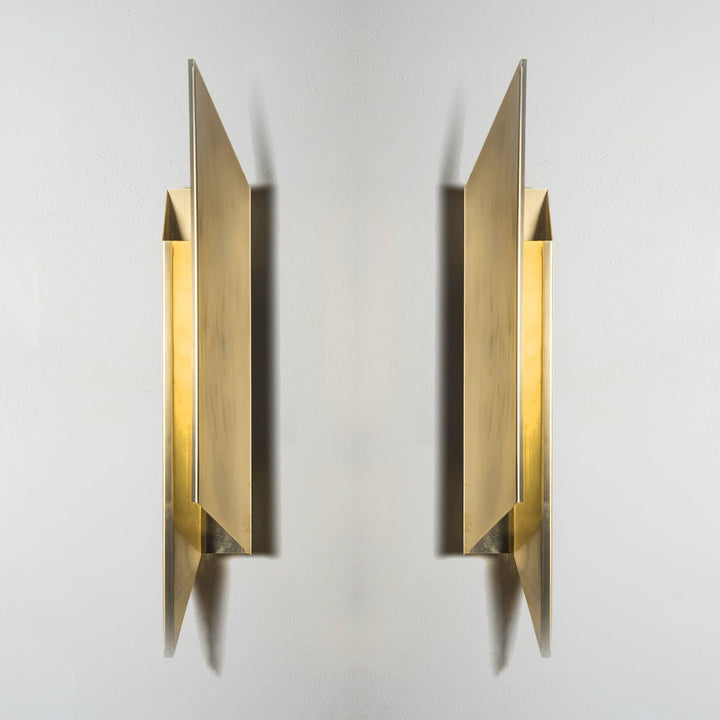 BowLift | Minimalist Wall Lamp with Design Accent