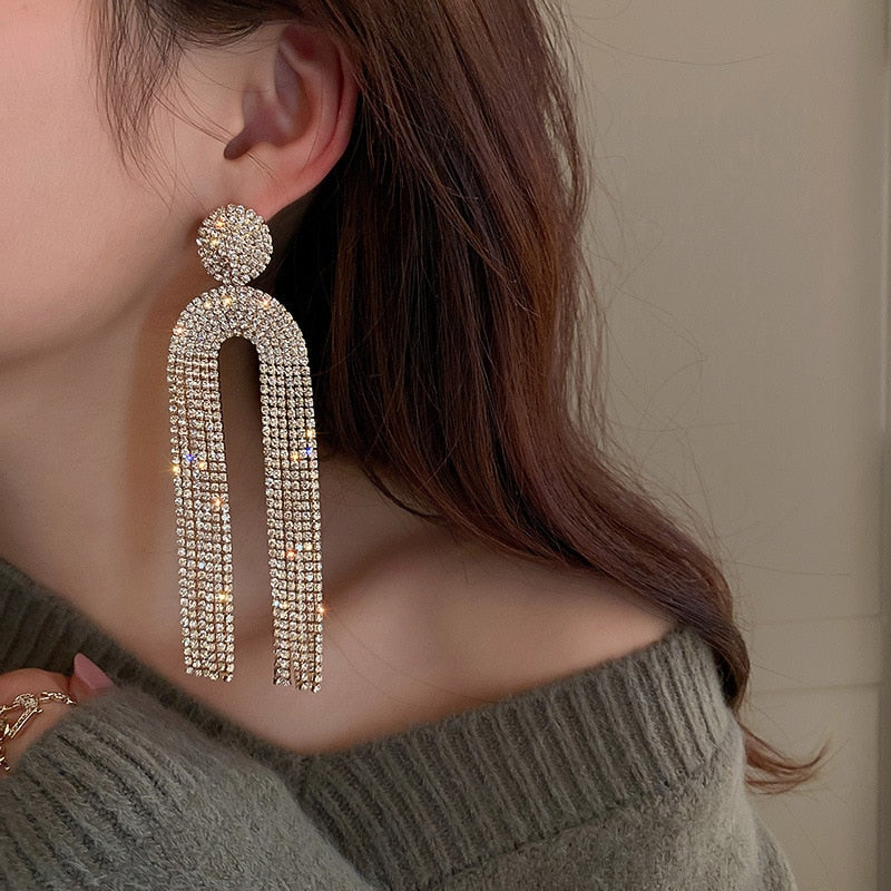 Breathtaking Statement Earrings | Give your Outfit the Perfect Touch Bowlift