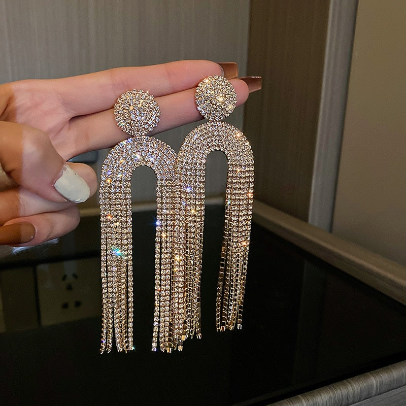 Breathtaking Statement Earrings | Give your Outfit the Perfect Touch Bowlift