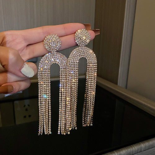 Breathtaking Statement Earrings | Give your Outfit the Perfect Touch Bowlift