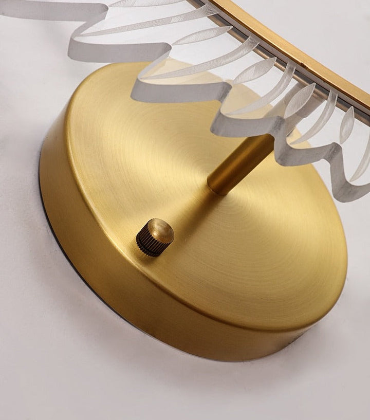 BowLift | Wall Lamp with Nature-Inspired Golden Wing Motif